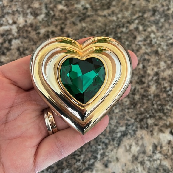 Yves Saint Laurent Gold Heart Shaped Compact - Picture 3 of 8